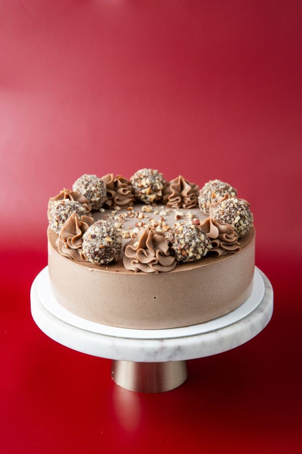 Mousse de alune de padure cu crema de cocos si praline